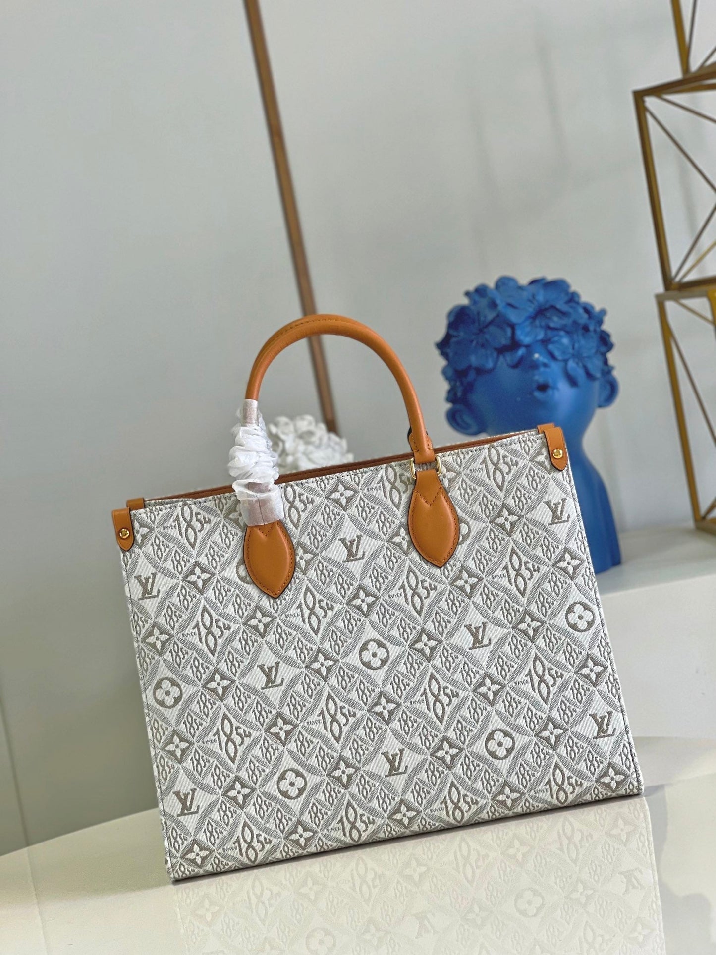 Louis Vuitton  MM Bag