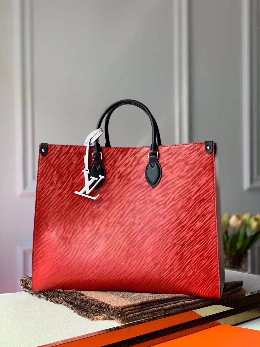 Louis Vuitton  MM Bag