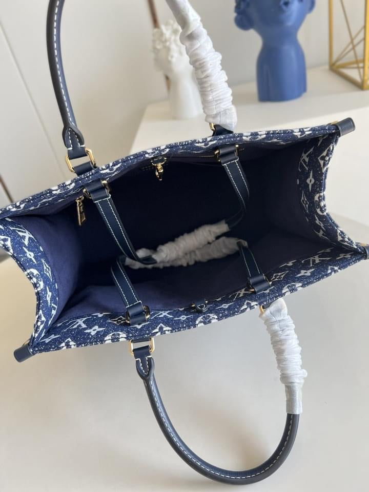 Louis Vuitton  MM Bag