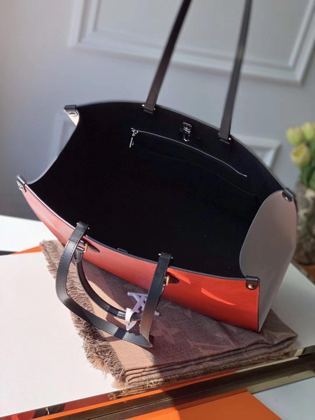 Louis Vuitton  MM Bag