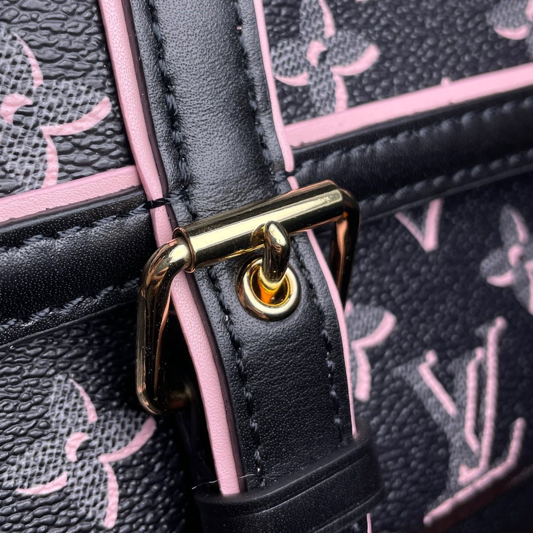 Louis Vuitton  MM Bag