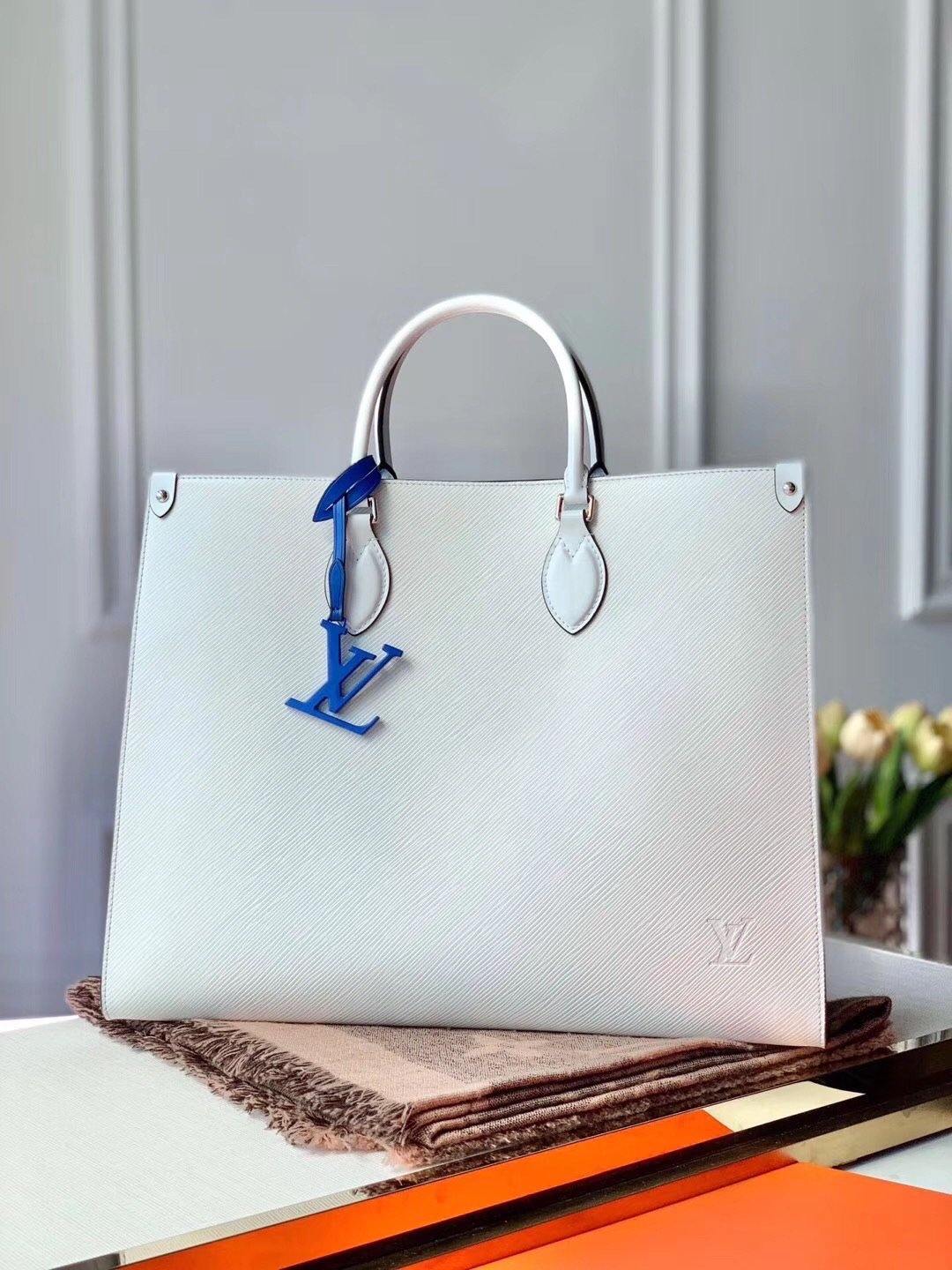 Louis Vuitton  MM Bag