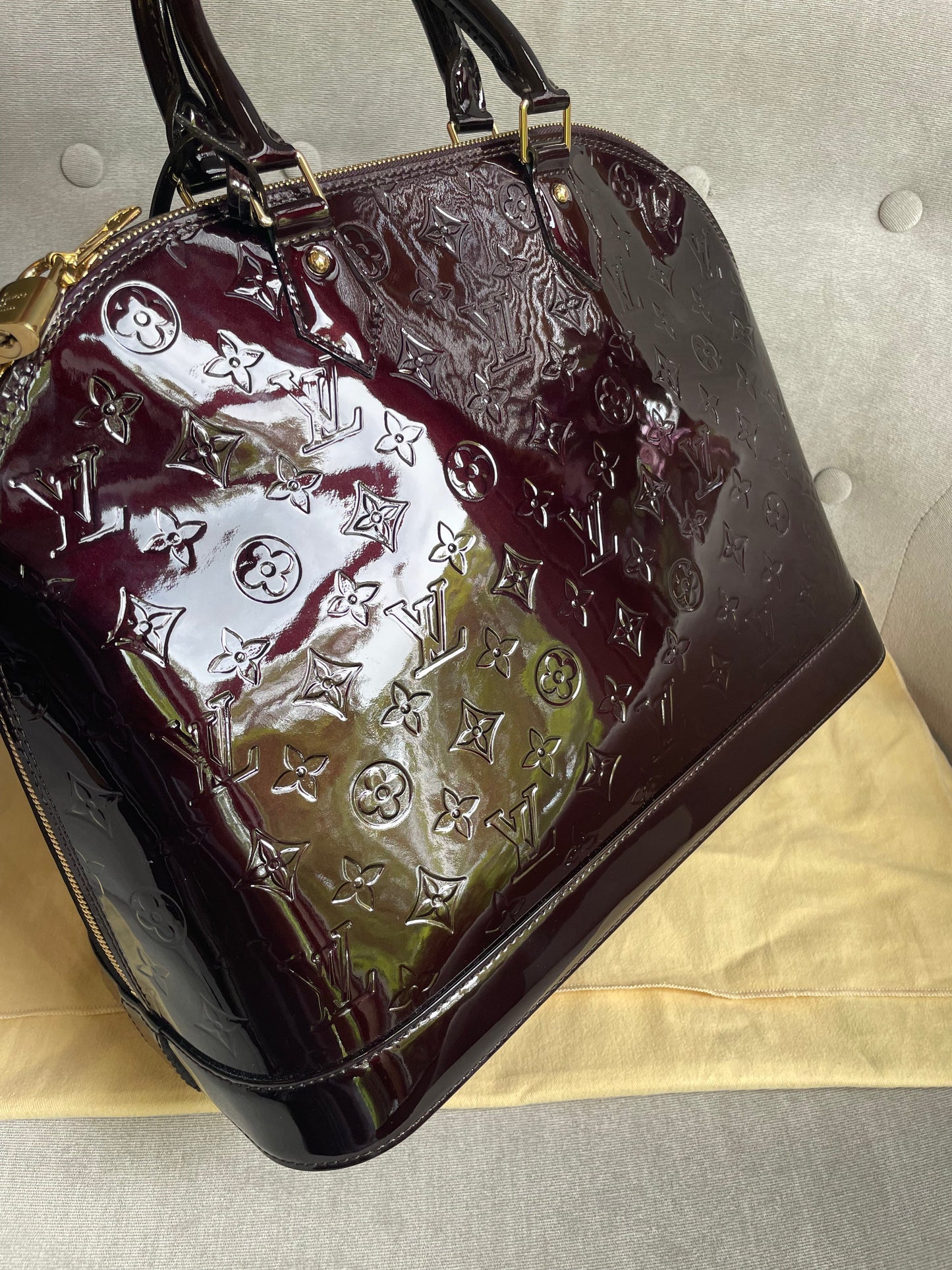 Louis Vuitton Alma Amarante Monogram Vernis
