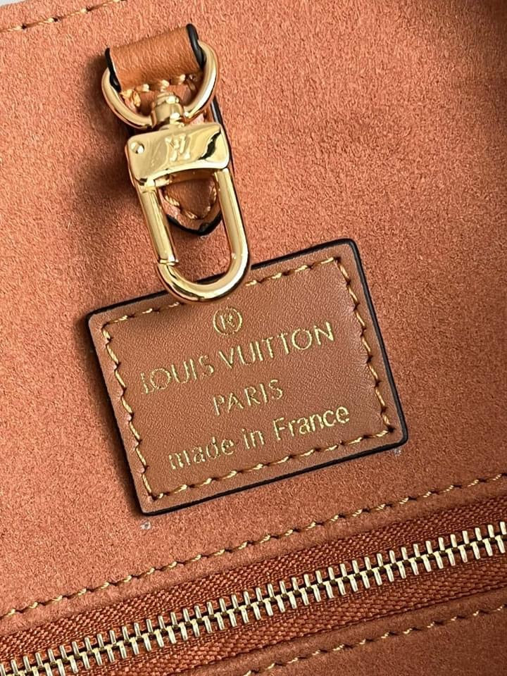 Louis Vuitton  MM Bag