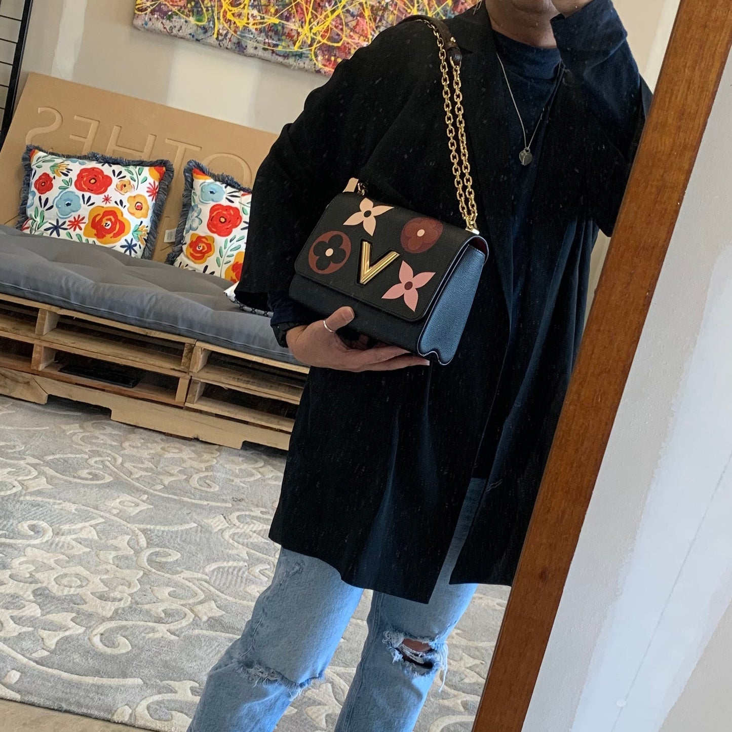 Handbag Luxury Designer By Louis Vuitton  Size: Medium
