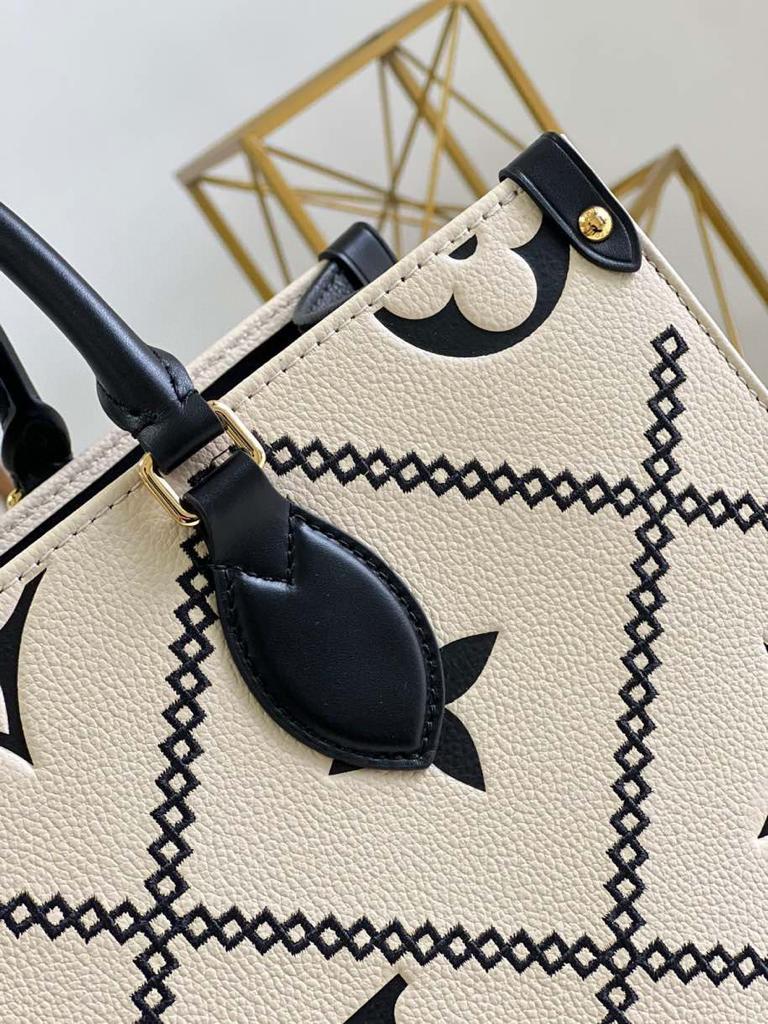 Louis Vuitton  MM Bag