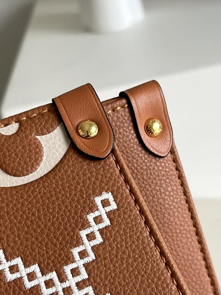 Louis Vuitton  MM Bag