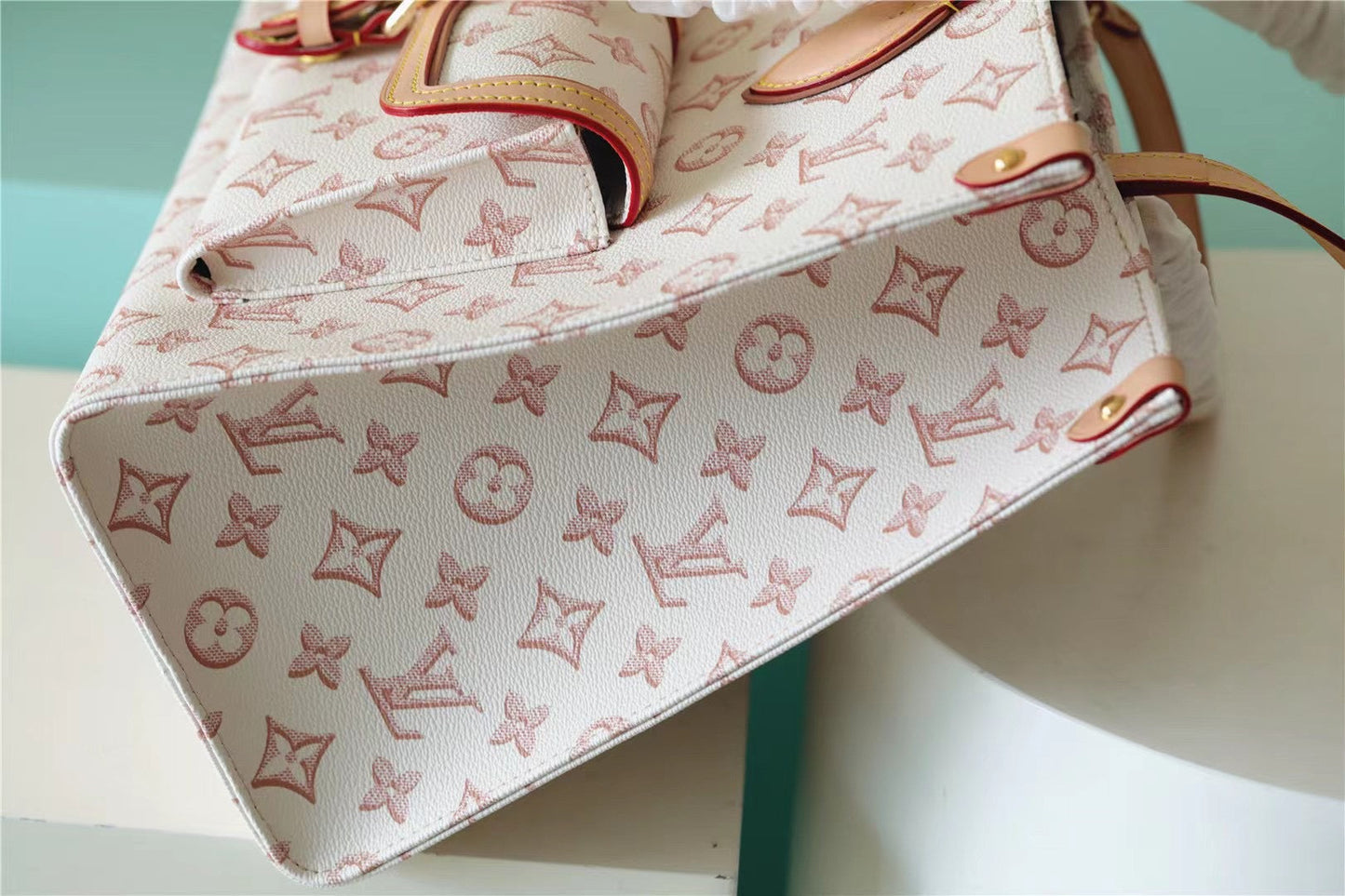 Louis Vuitton  MM Bag