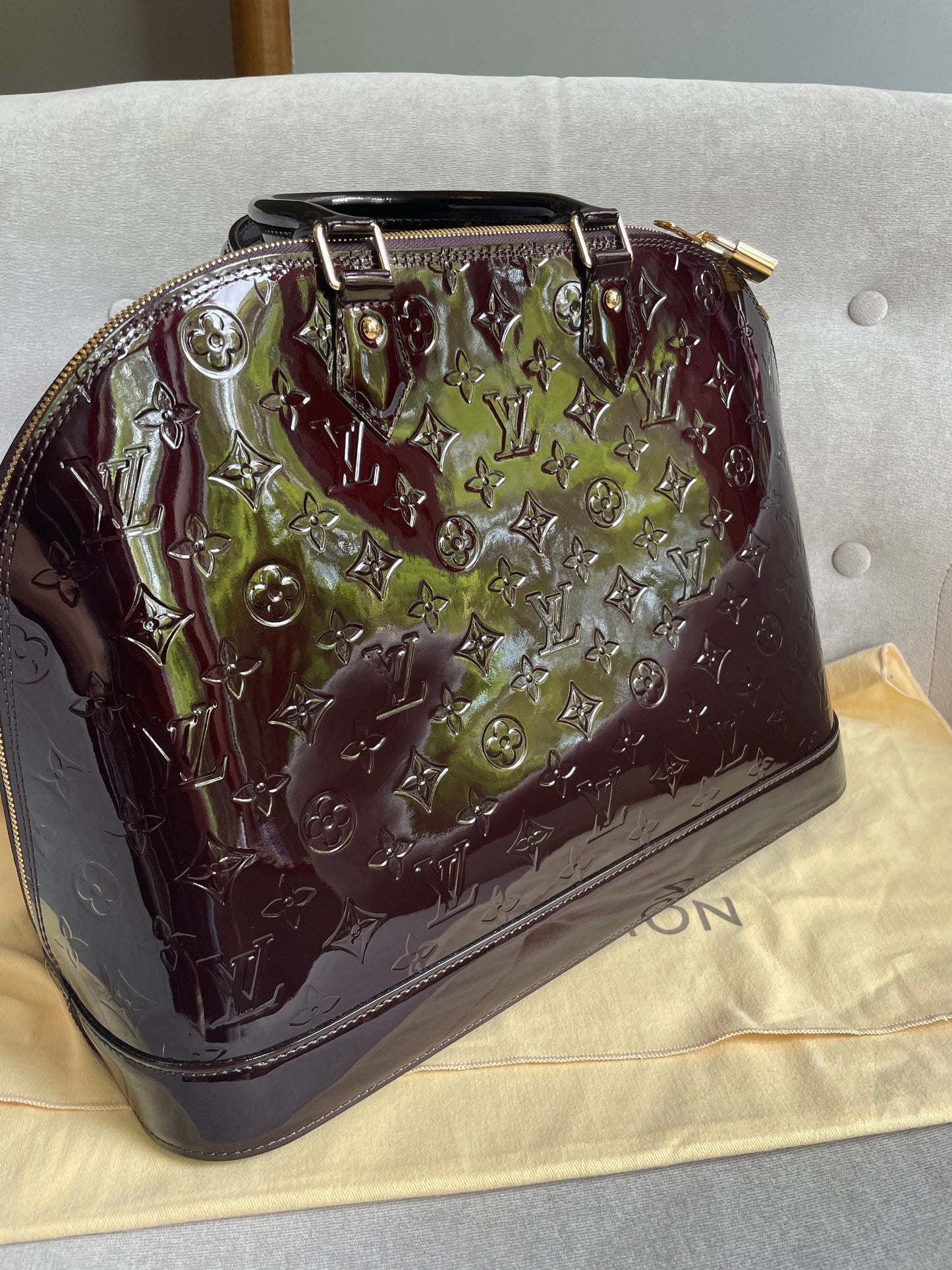 Louis Vuitton Alma Amarante Monogram Vernis