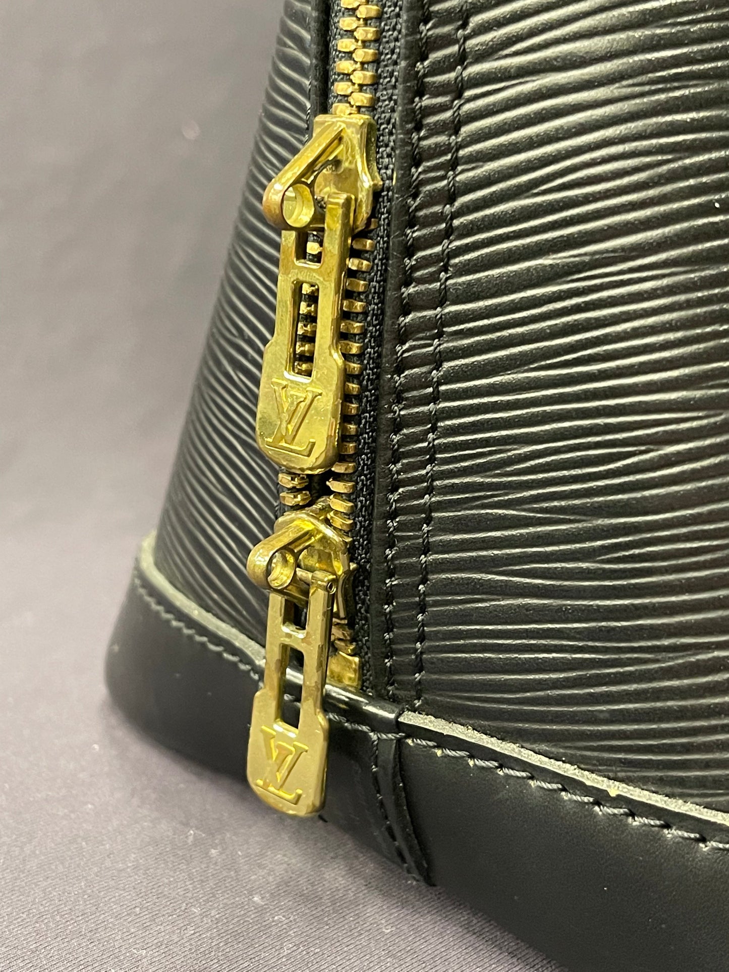Louis Vuitton Epi Alma PM M10938 Handbag