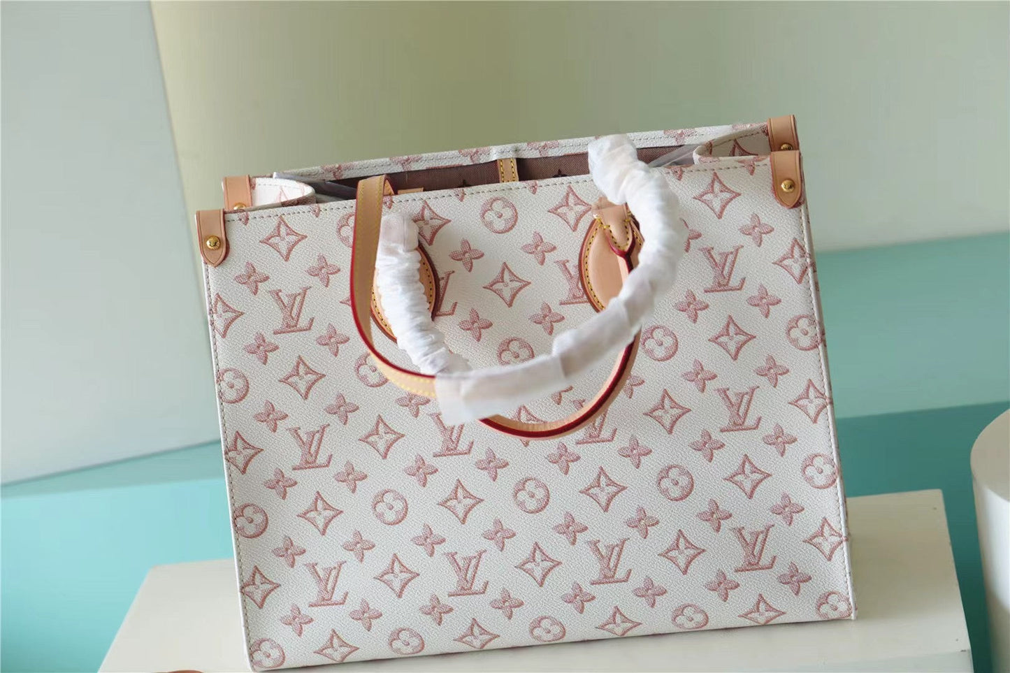 Louis Vuitton  MM Bag