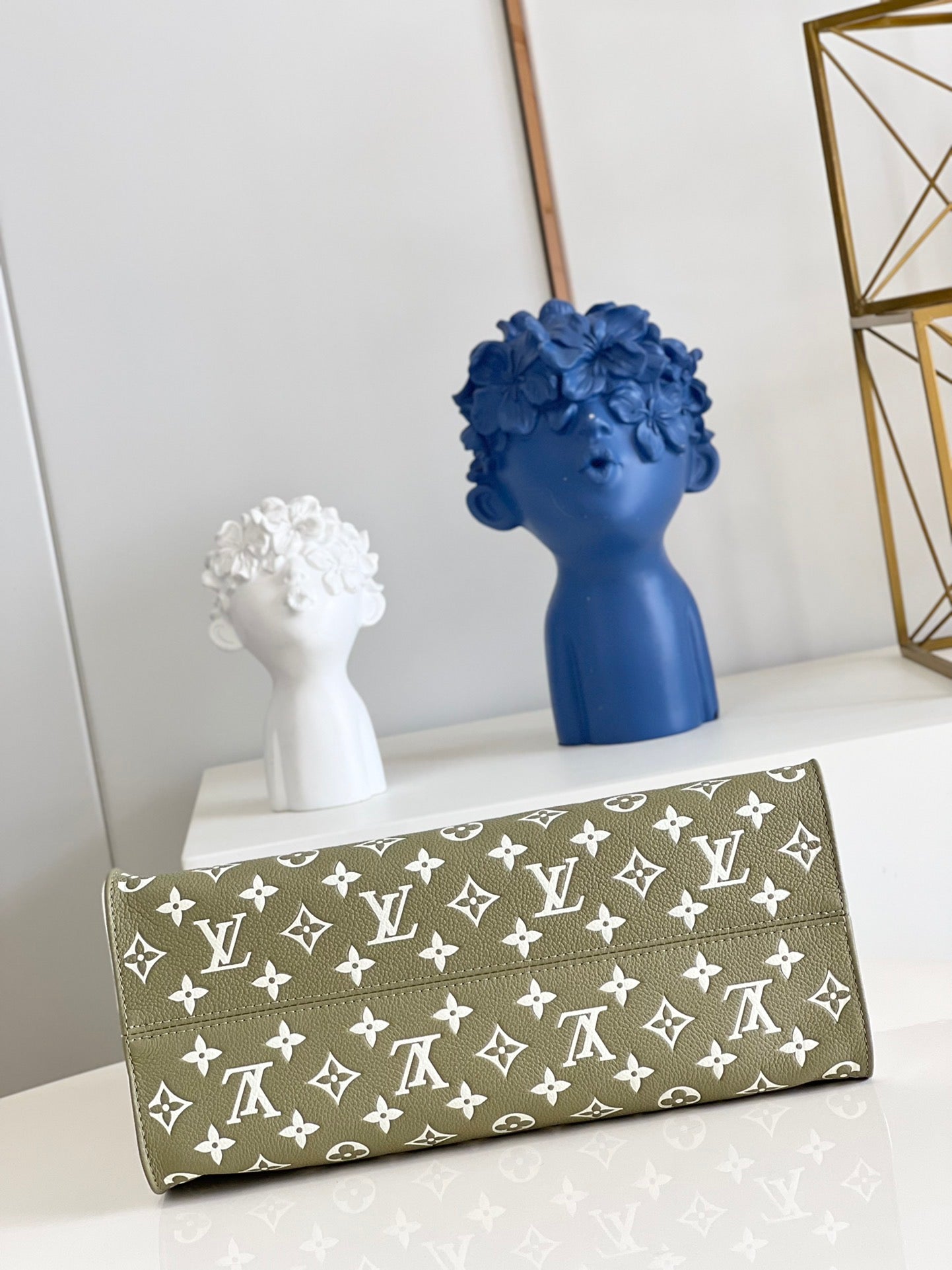 Louis Vuitton  MM Bag