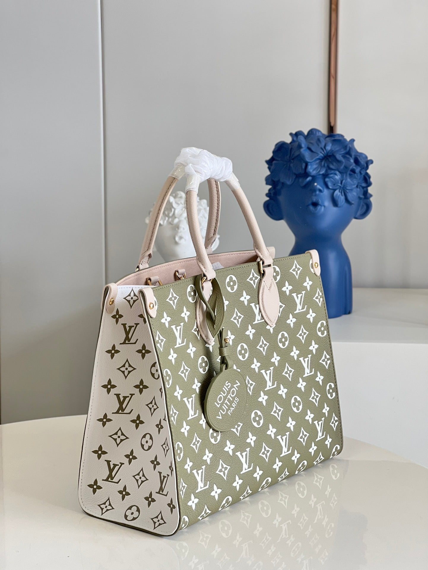 Louis Vuitton  MM Bag