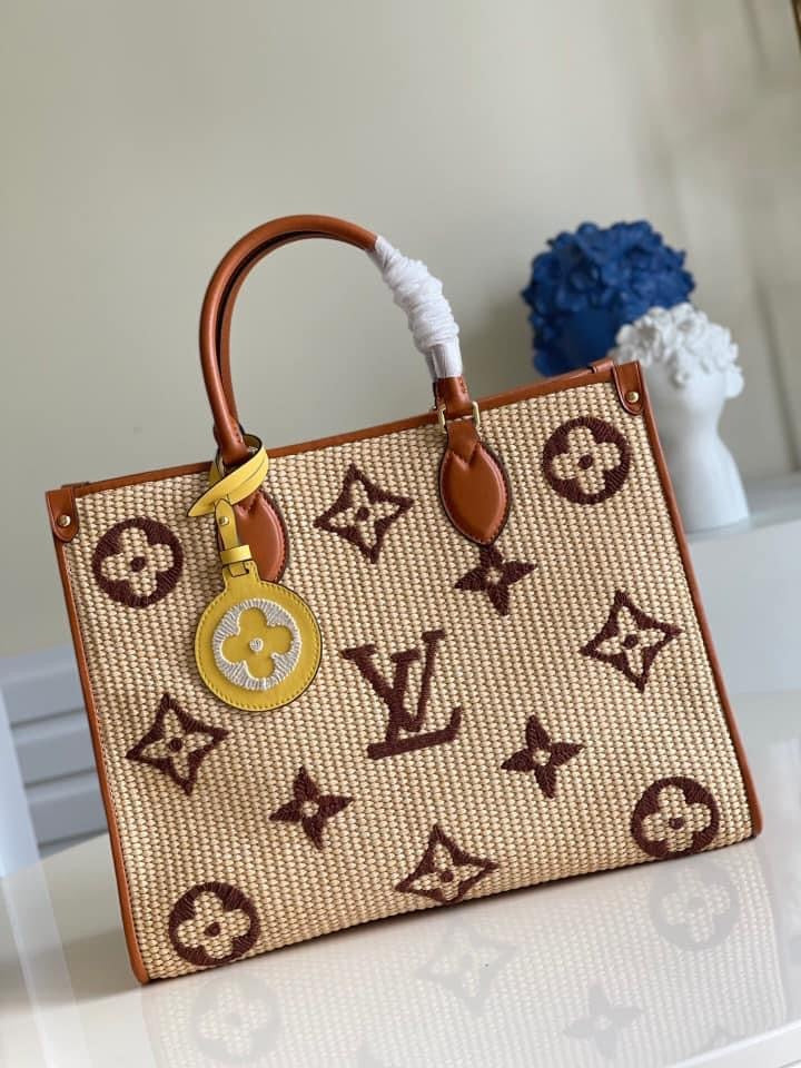 Louis Vuitton  MM Bag