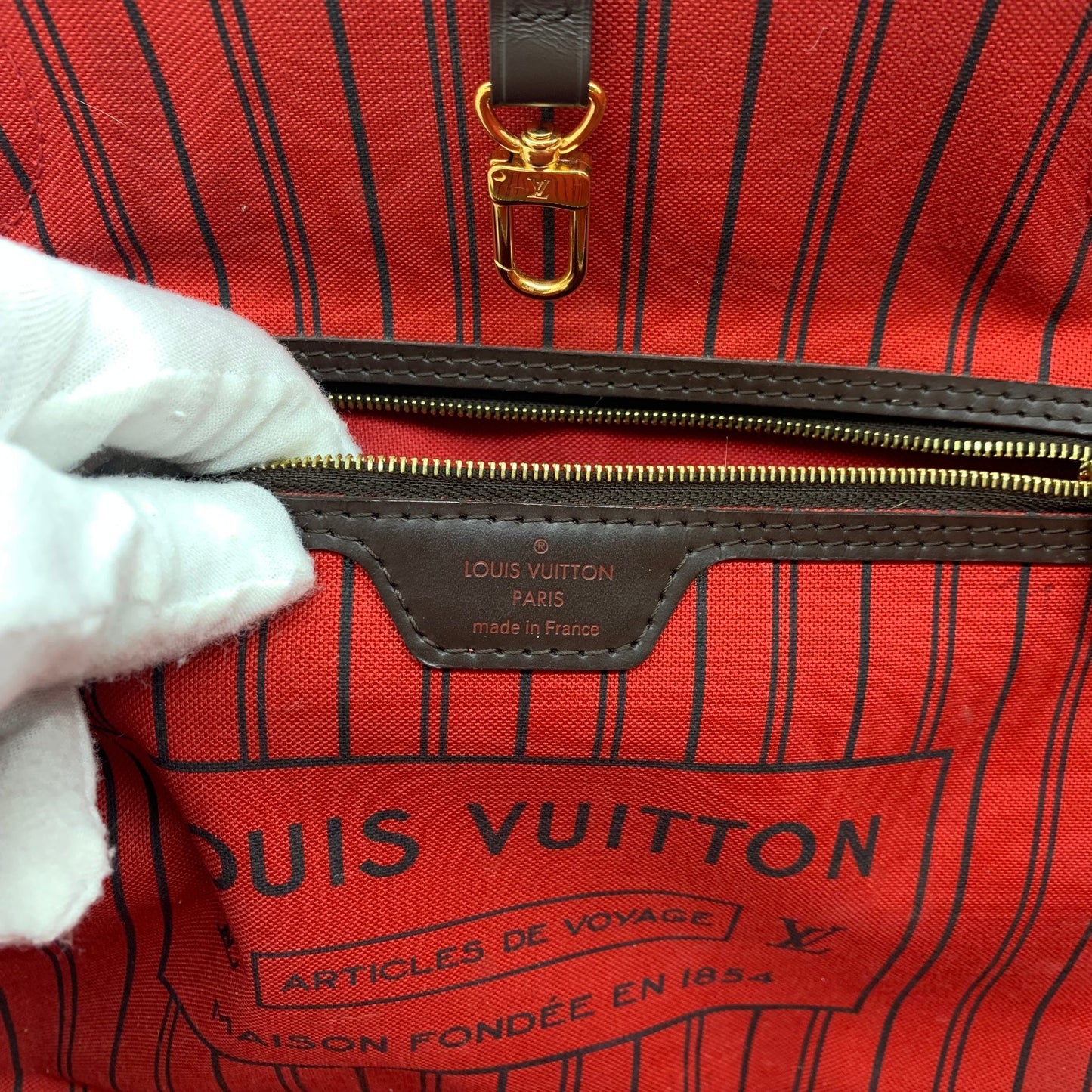 Handbag Luxury Designer By Louis Vuitton  Size: Medium