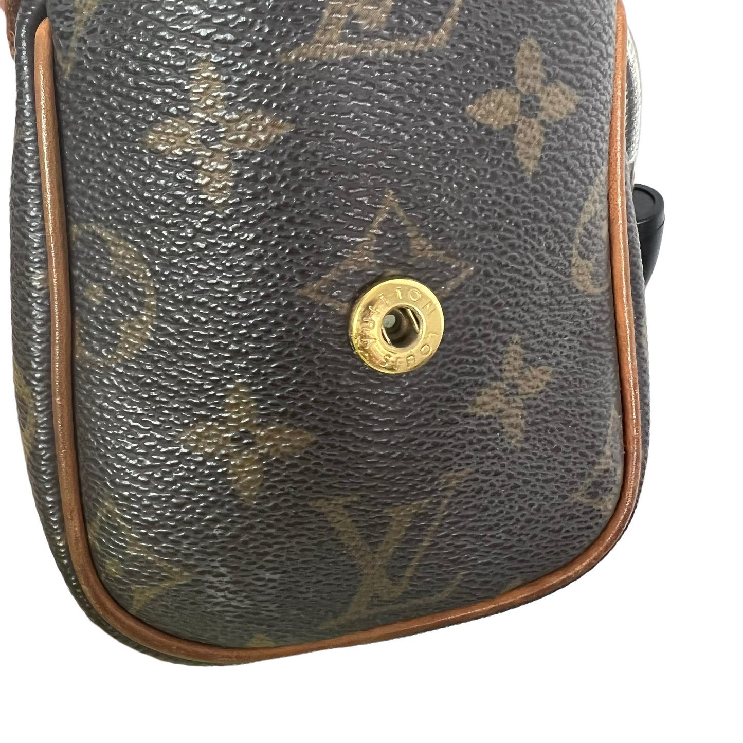 Crossbody Luxury Designer By Louis Vuitton  Size: Small