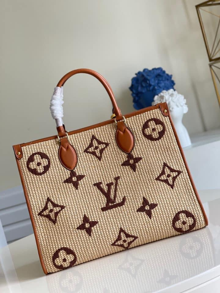Louis Vuitton  MM Bag