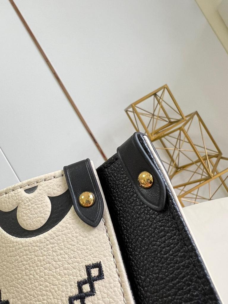 Louis Vuitton  MM Bag
