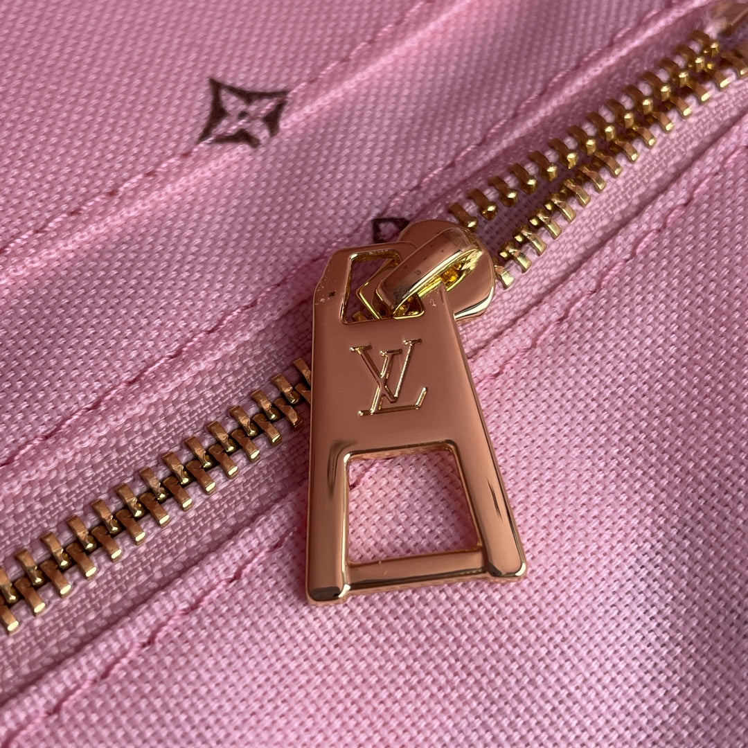 Louis Vuitton  MM Bag
