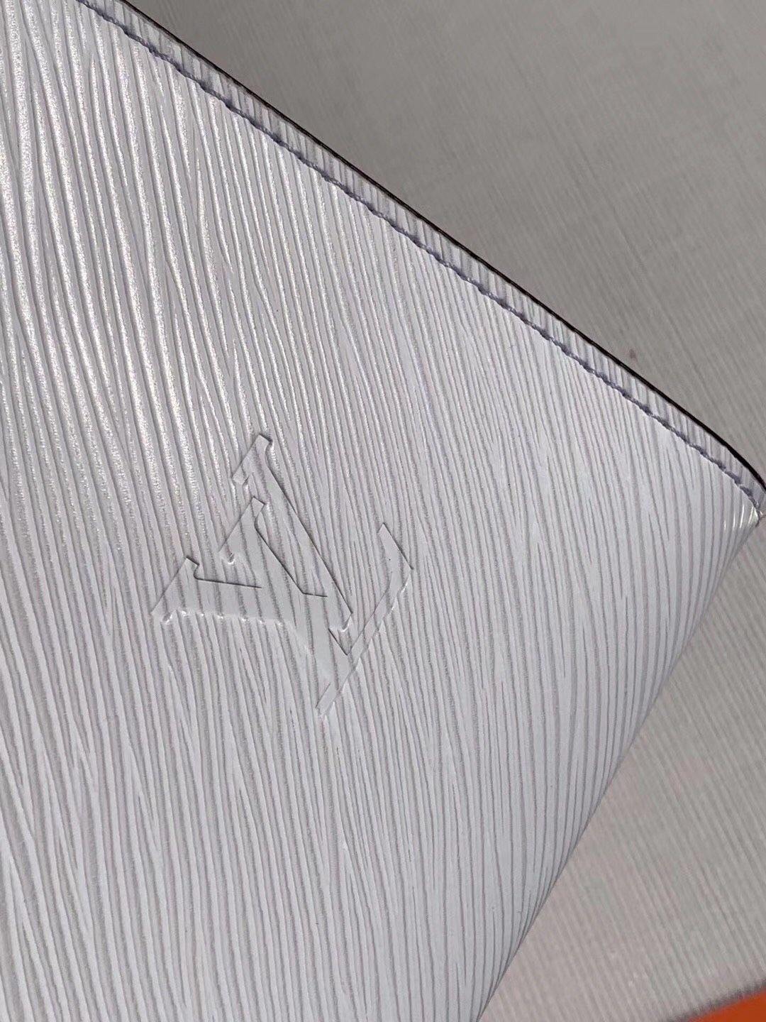 Louis Vuitton  MM Bag
