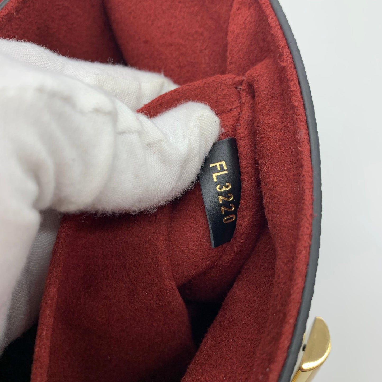 Handbag Luxury Designer By Louis Vuitton  Size: Medium