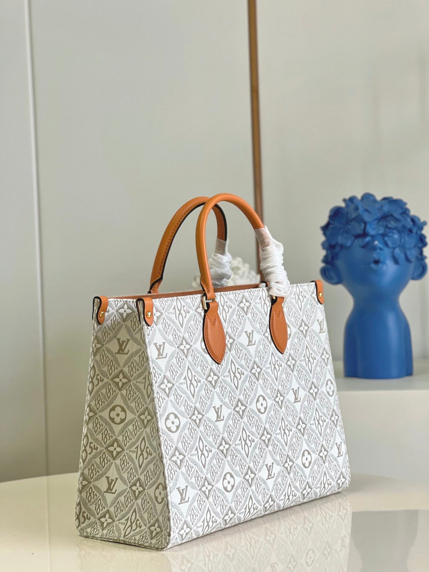 Louis Vuitton  MM Bag