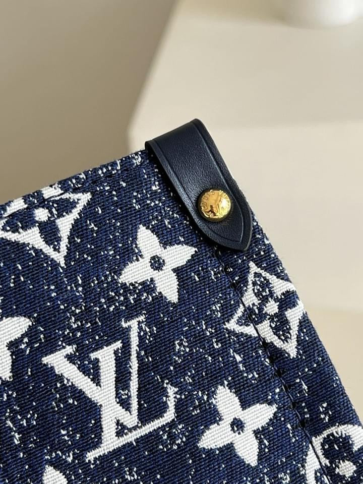 Louis Vuitton  MM Bag