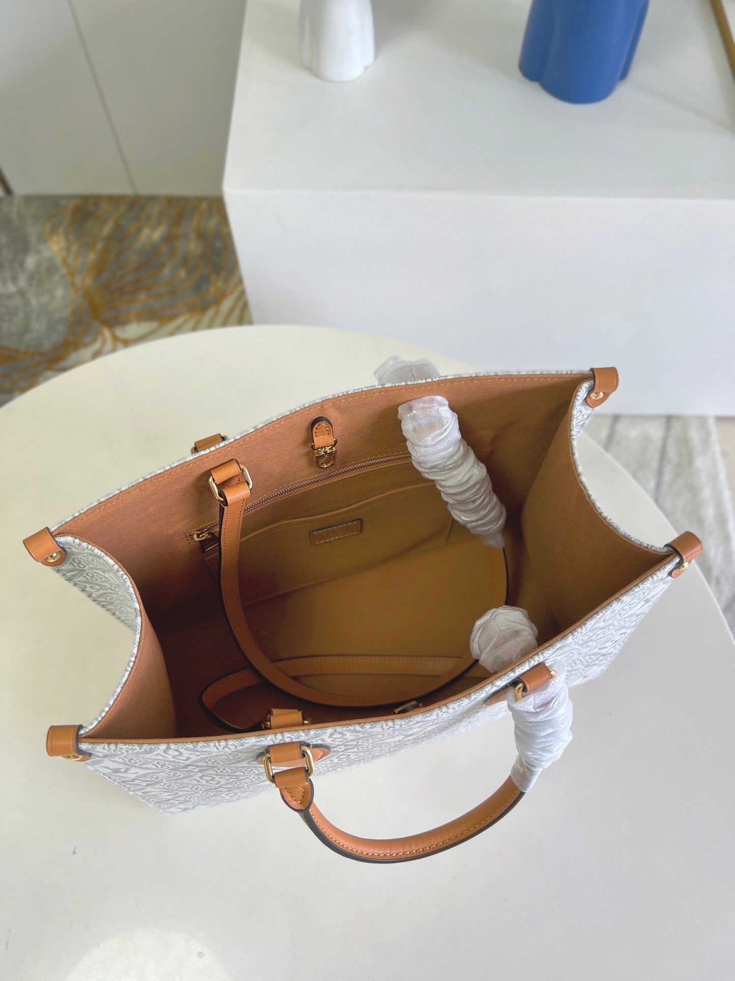 Louis Vuitton  MM Bag