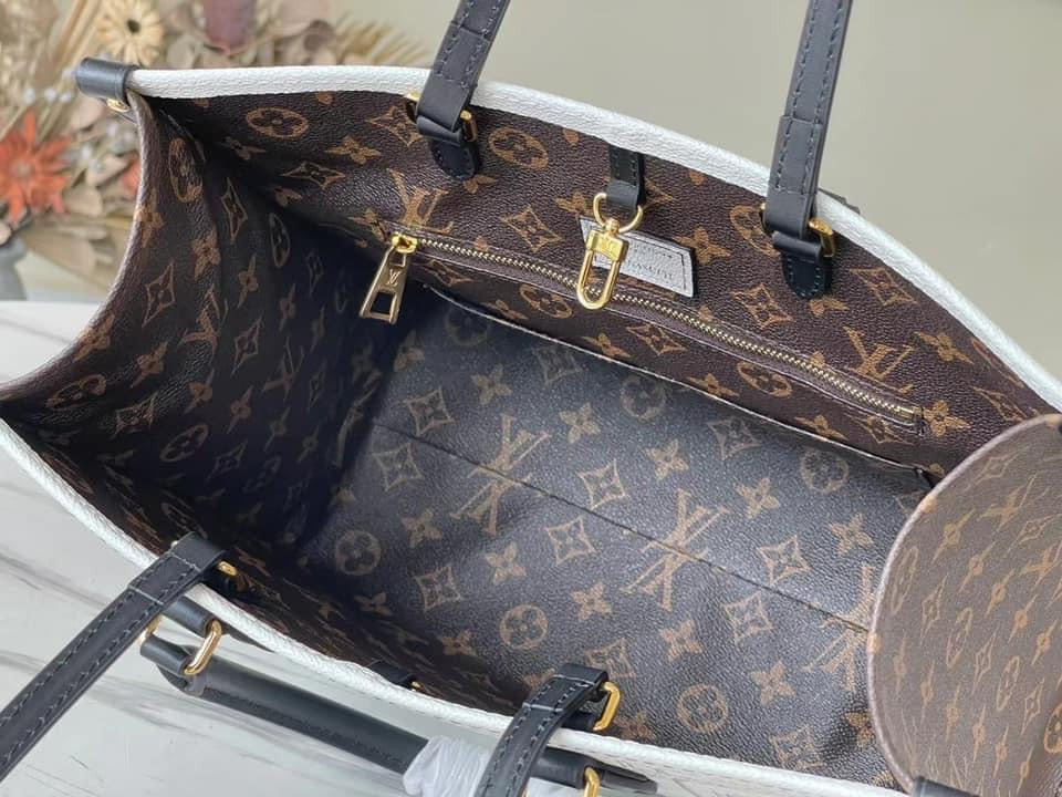 Louis Vuitton  MM Bag
