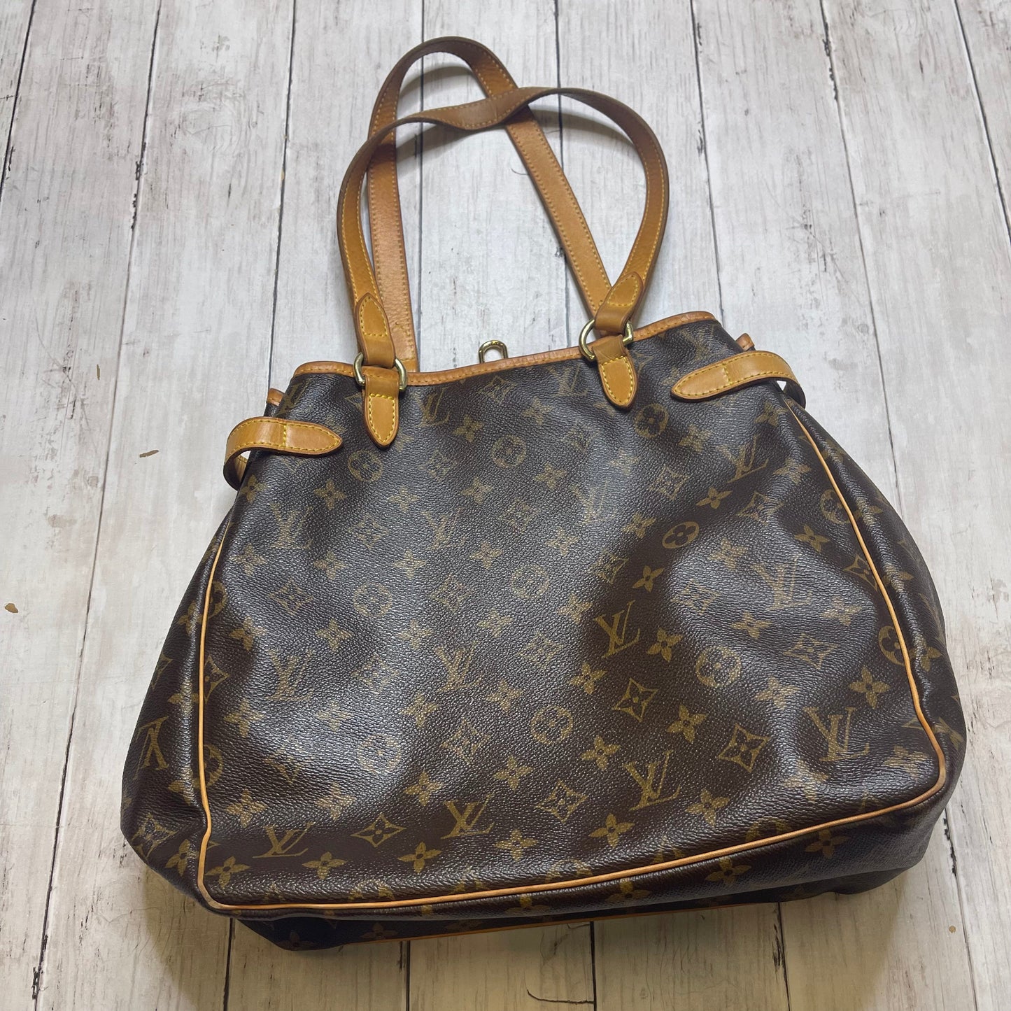 Handbag Luxury Designer By Louis Vuitton  Size: Medium