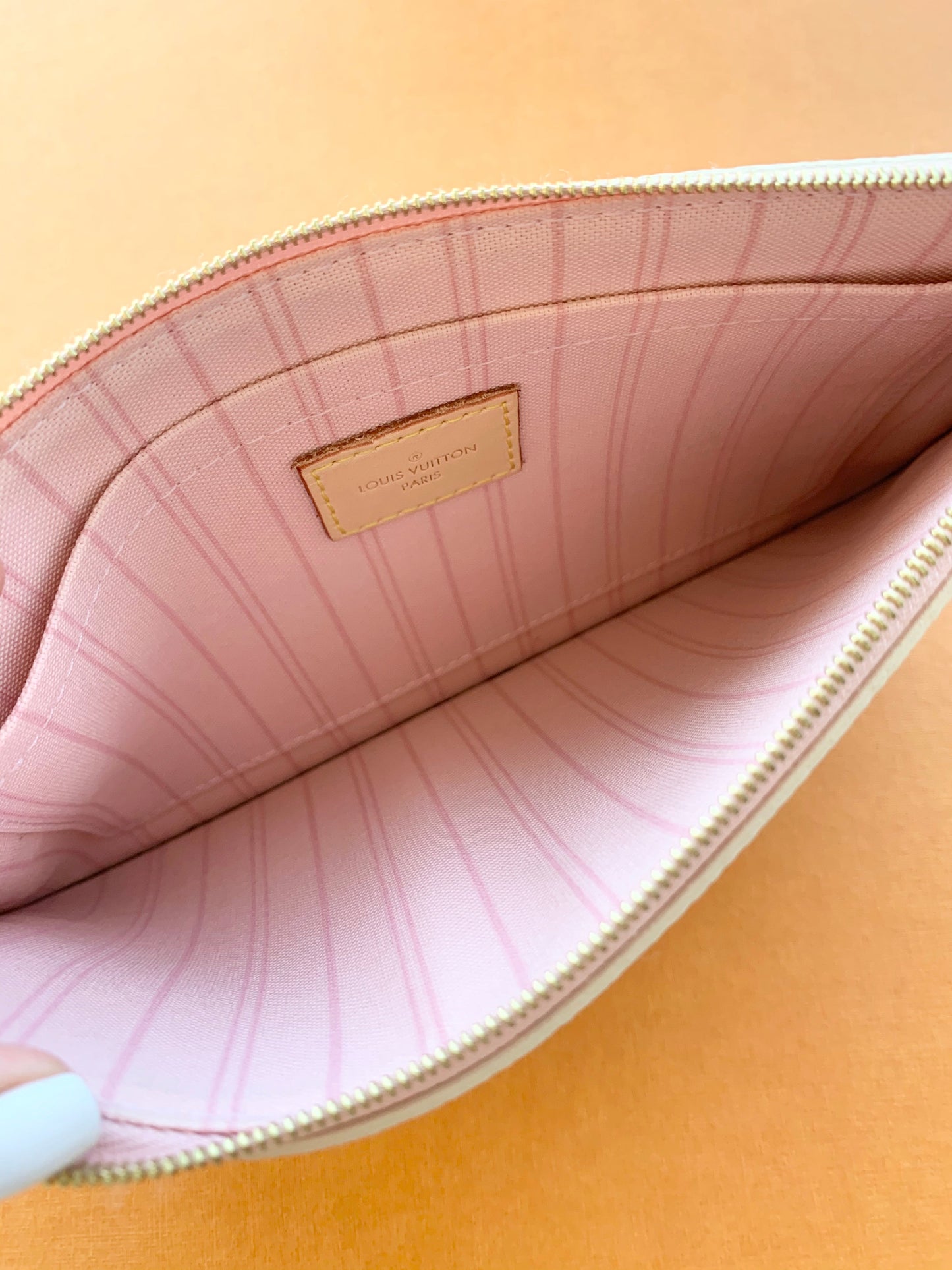 Louis Vuitton 2021 Neverfull GM Damier Azur Pochette Wristlet Pouch In Rose Ballerine