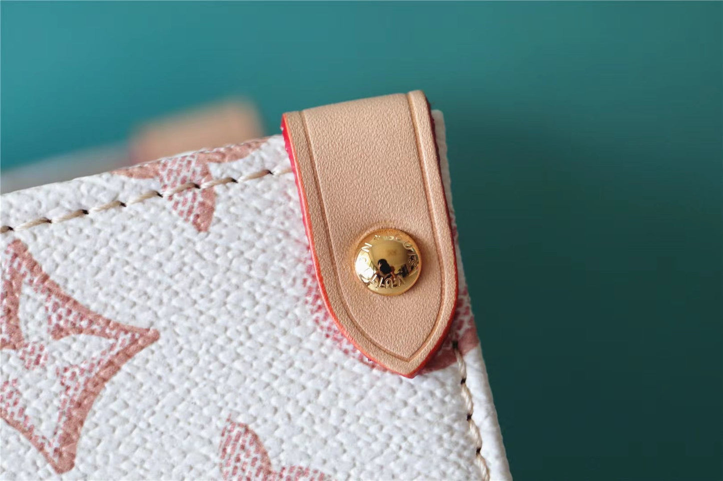 Louis Vuitton  MM Bag