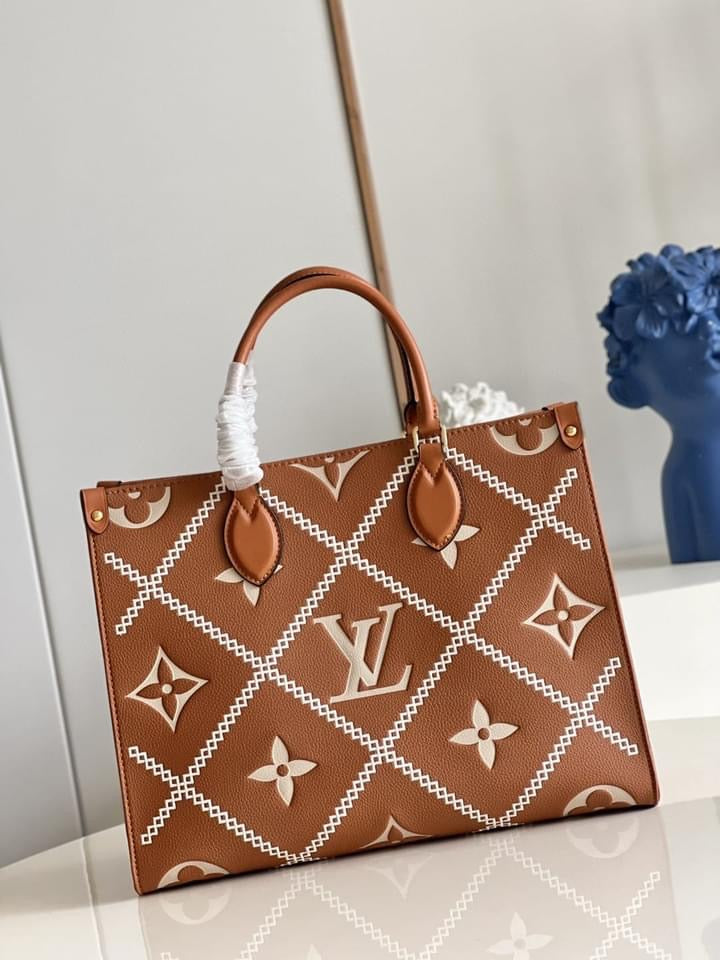 Louis Vuitton  MM Bag