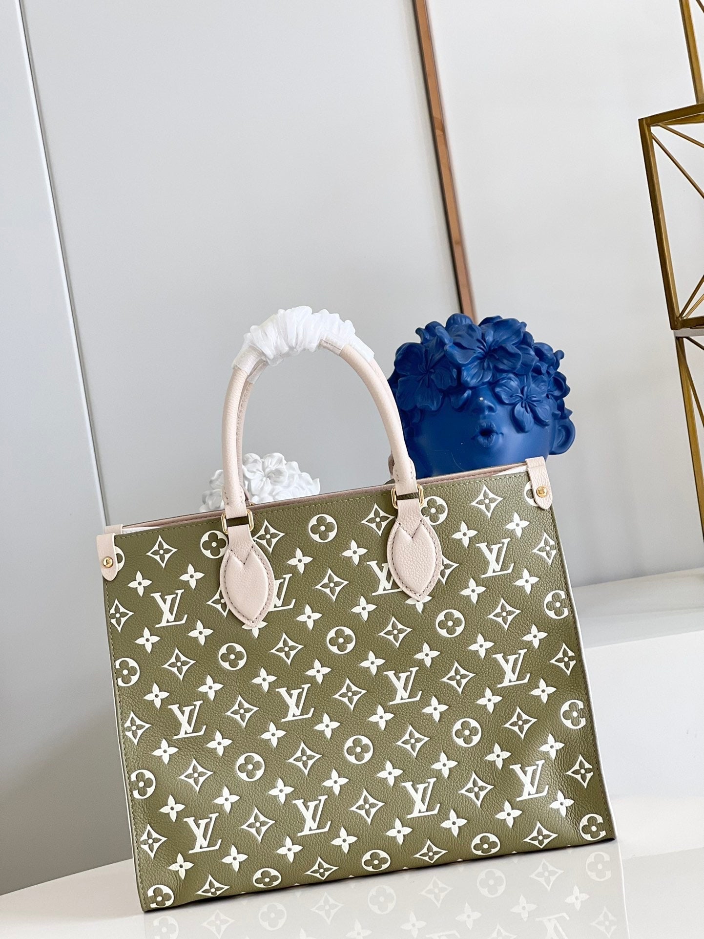 Louis Vuitton  MM Bag