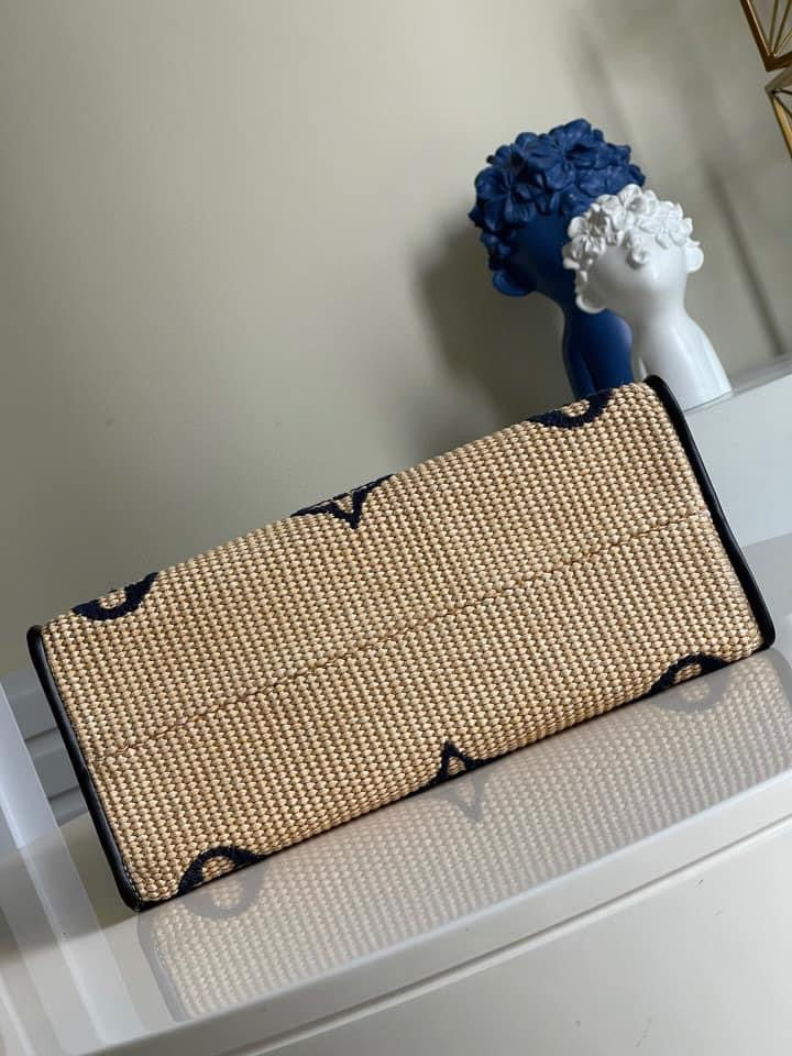 Louis Vuitton  MM Bag