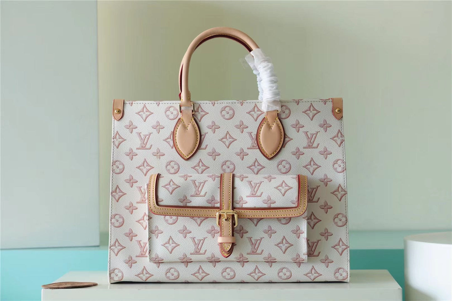 Louis Vuitton  MM Bag