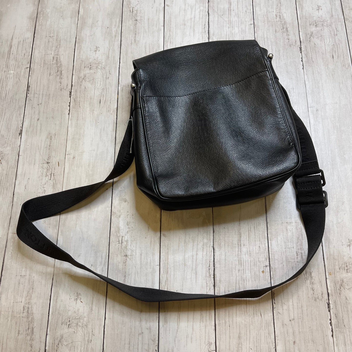 Handbag Luxury Designer By Louis Vuitton  Size: Medium