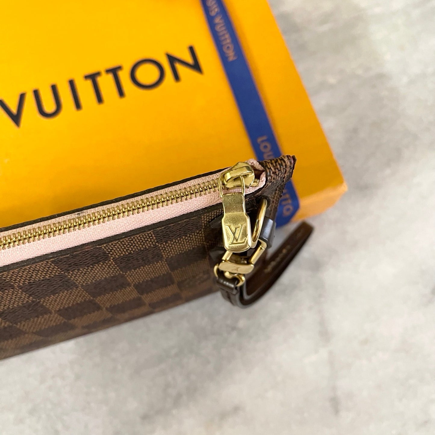 LOUIS VUITTON Damier Ebene Neverfull MM Pochette Wristlet Pouch In Rose Ballerine