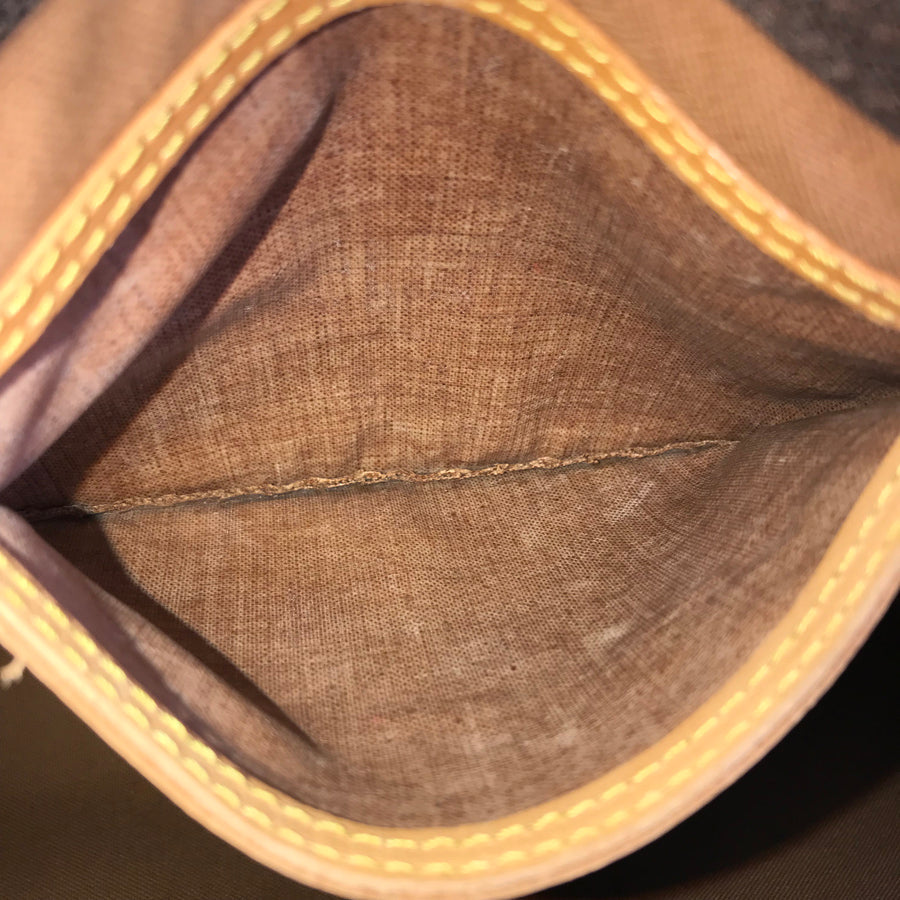 LOUIS VUITTON Handbag
