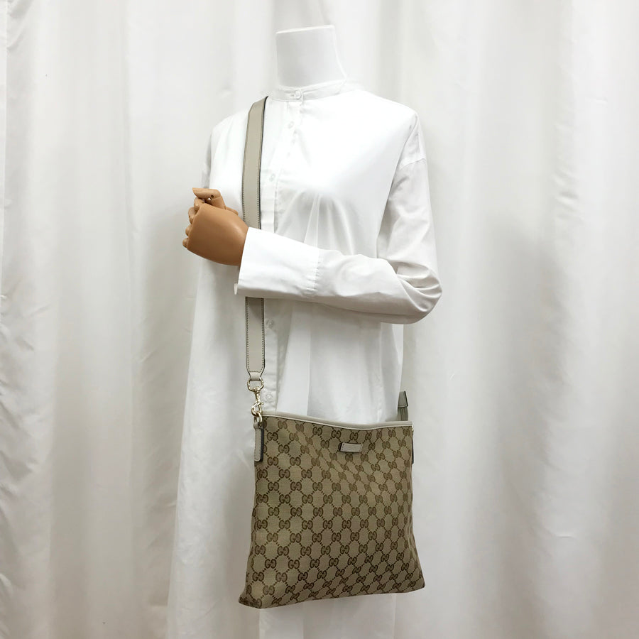 GUCCI GG Canvas 389924 Shoulder bag