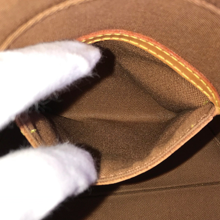 LOUIS VUITTON Handbag