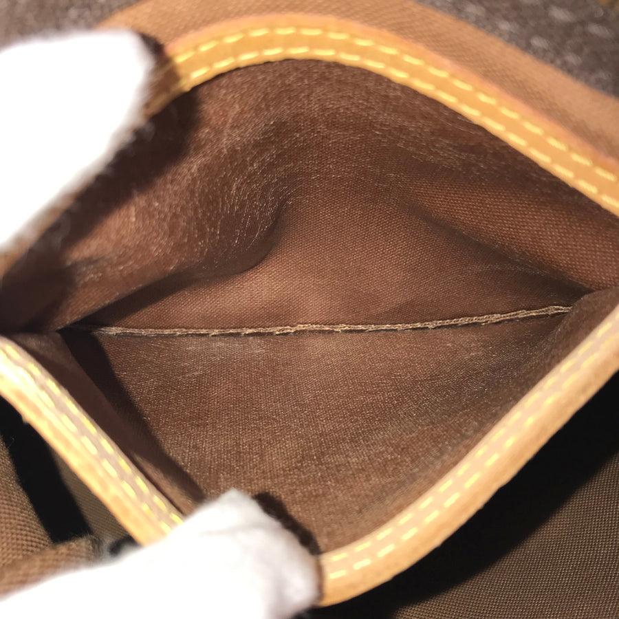 LOUIS VUITTON Handbag