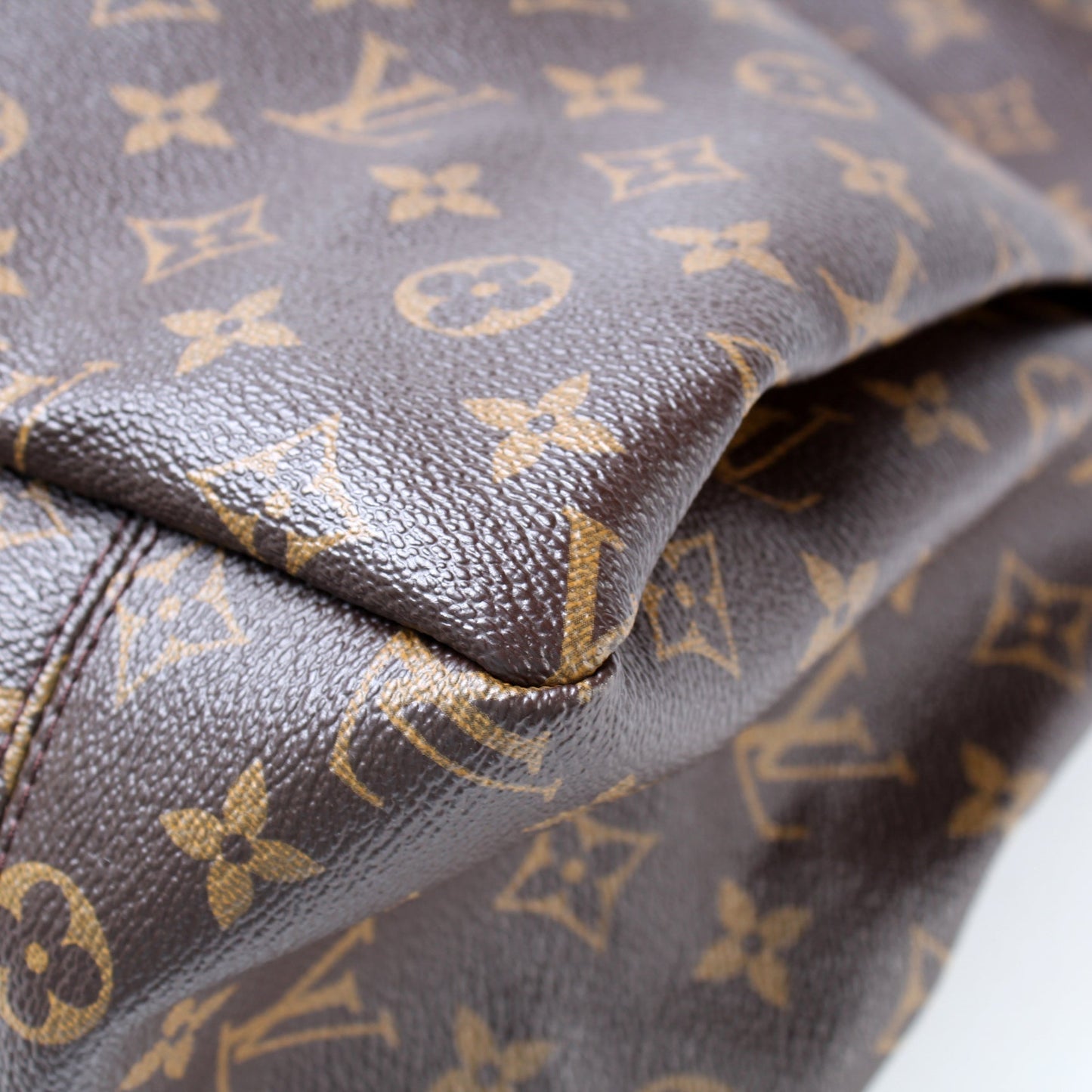 Louis Vuitton Artsy GM Monogram Tote