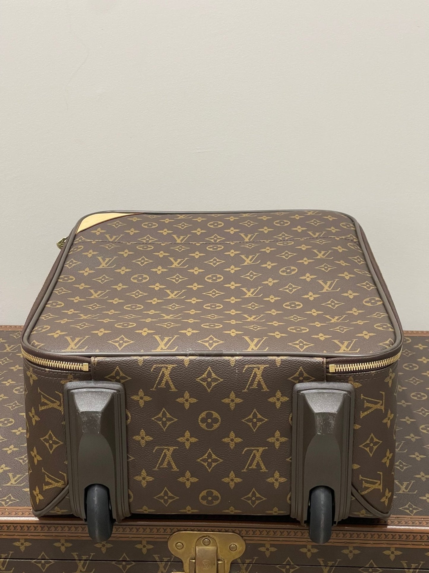 Louis Vuitton - Valise Pégase 45 monogramme
