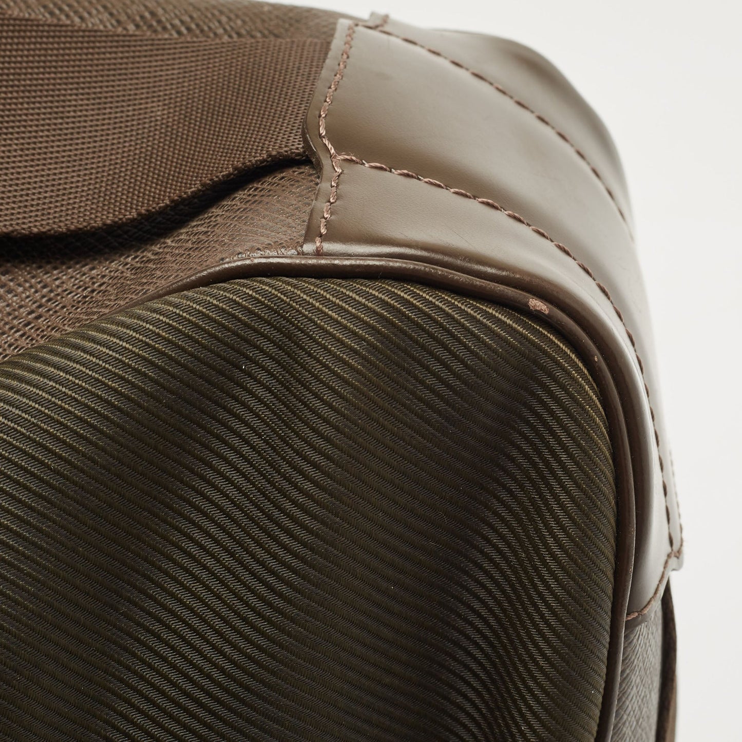 LOUIS VUITTON Black/Green Taiga Leather Dersou Messenger Bag