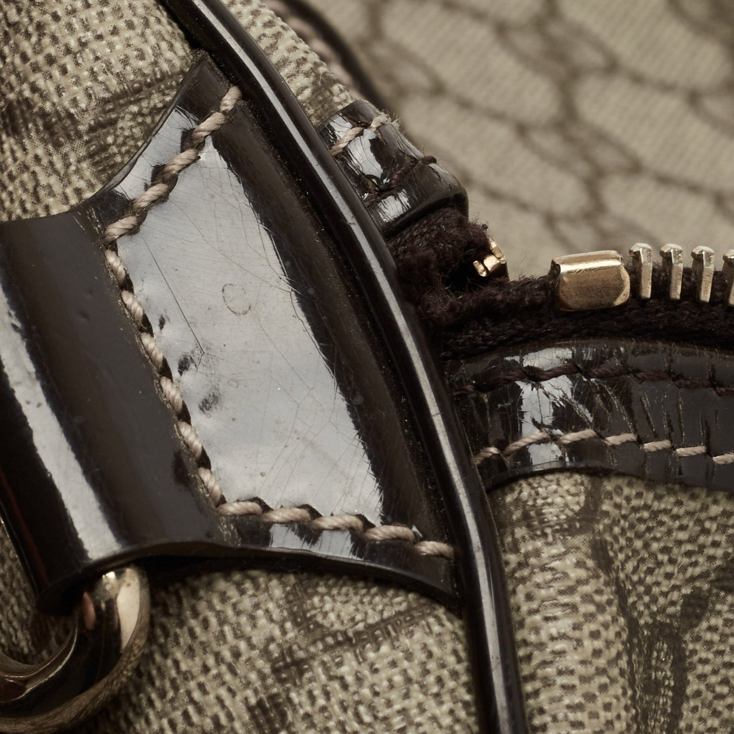 Gucci Beige/Ebony GG Supreme Canvas Medium Joy Boston Bag