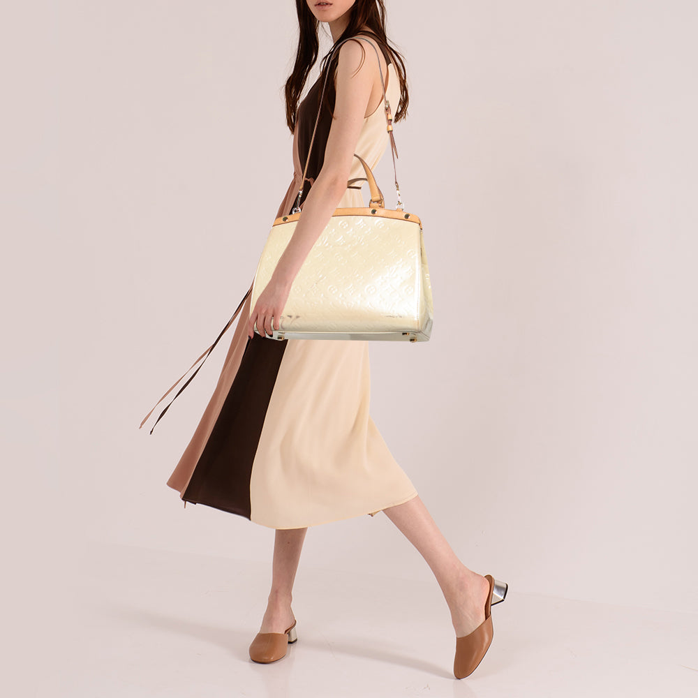 Louis Vuitton Blanc Corail Monogram Vernis Brea GM Bag