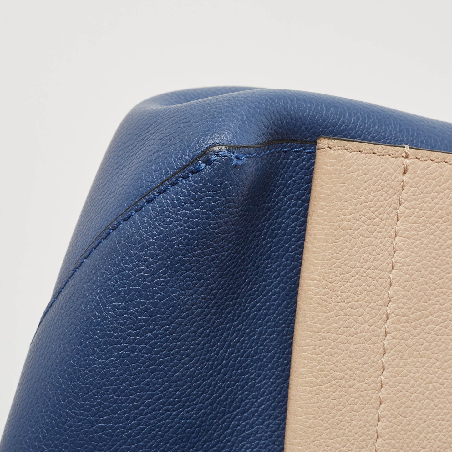 LOUIS VUITTON Beige/Blue Leather Lockme II Top Handle Bag
