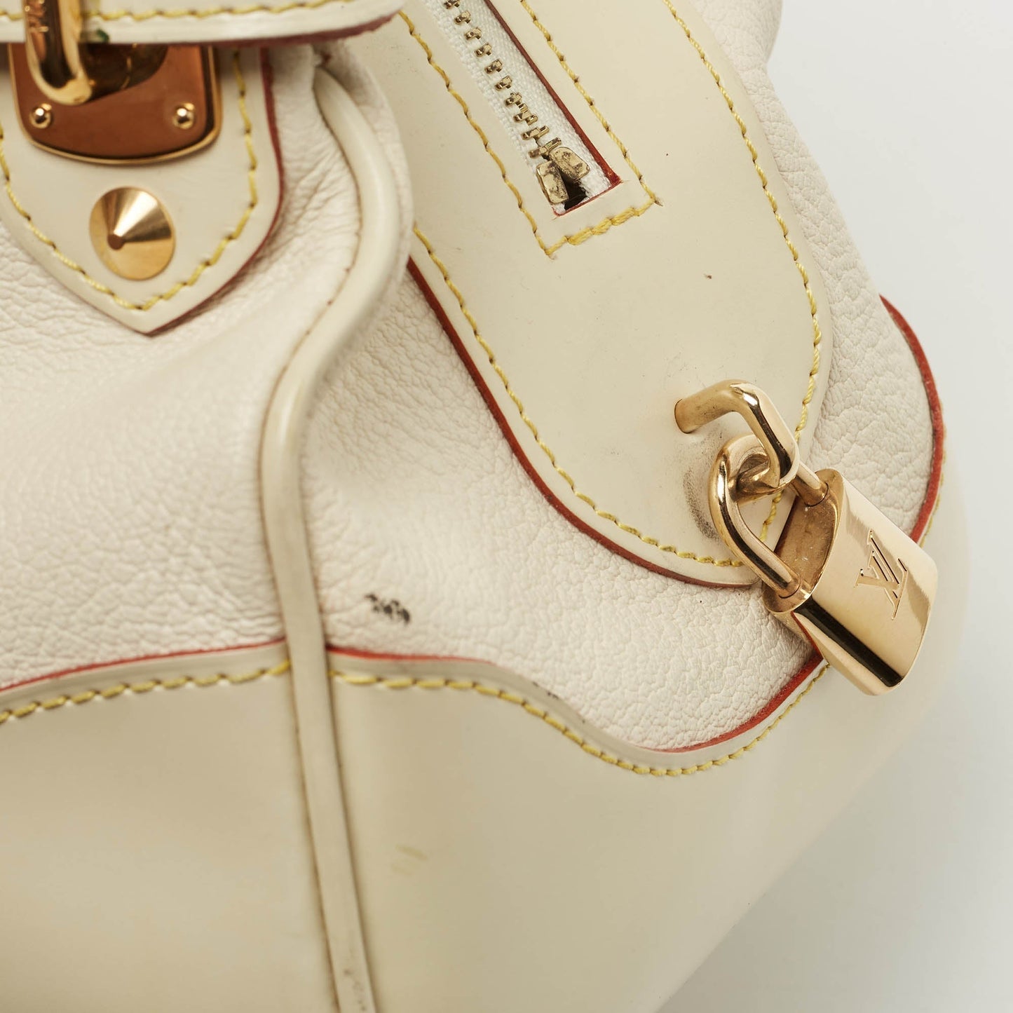LOUIS VUITTON Cream/Off White Suhali Leather Le Radieux Bag