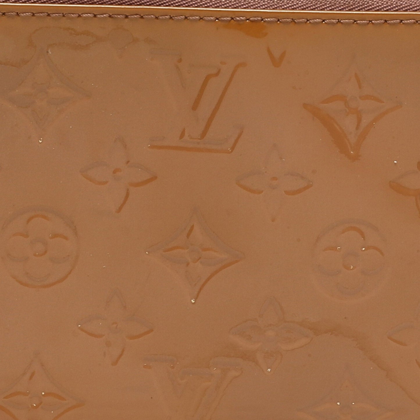 LOUIS VUITTON Beige Monogram Vernis Leather Pochette Accessoires Shoulder Bag